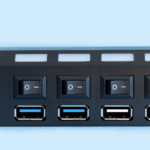 Por que existem cores diferentes nos cabos USB e para que elas servem